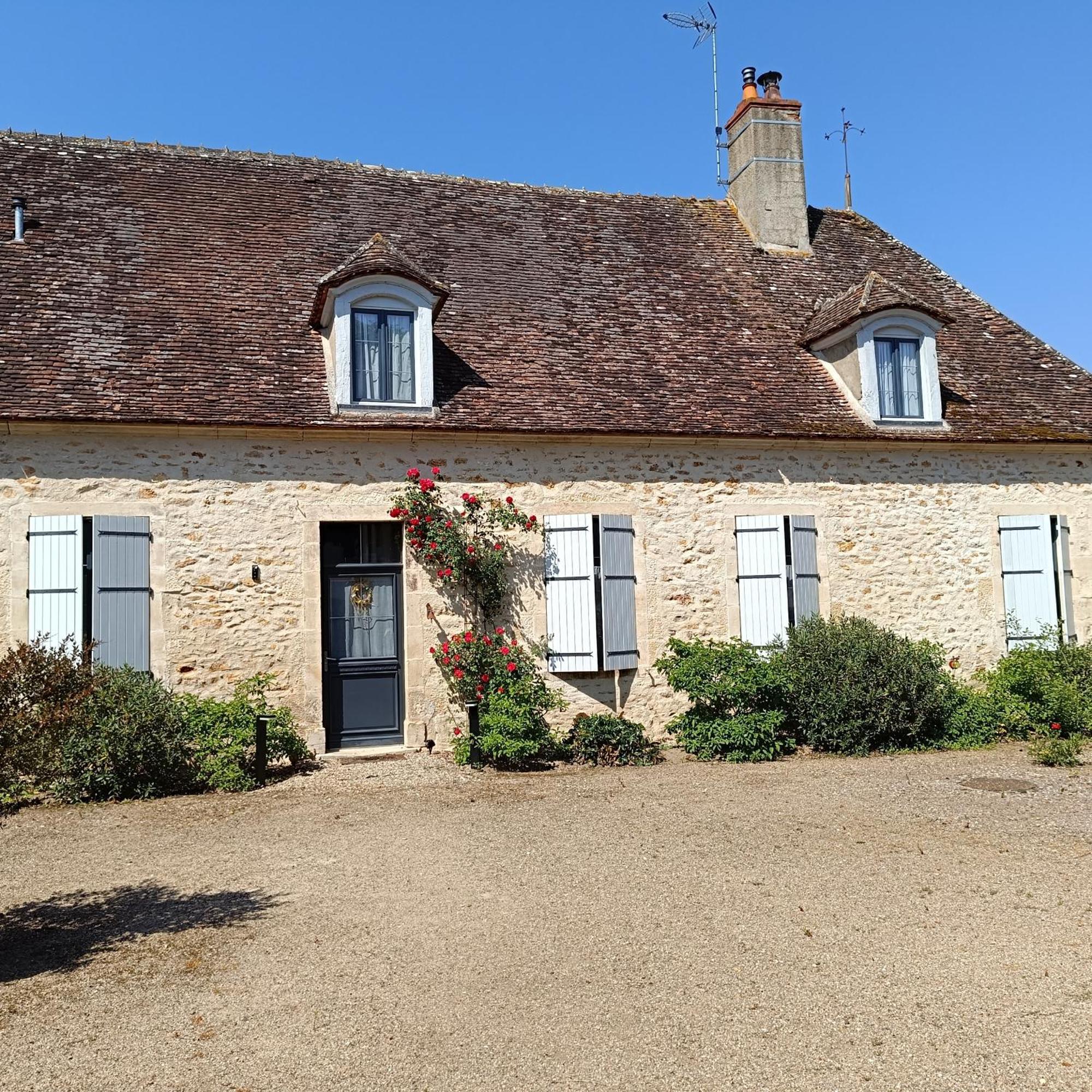 Bed and Breakfast L'Amalgam' Ainay-le-Vieil Exterior foto
